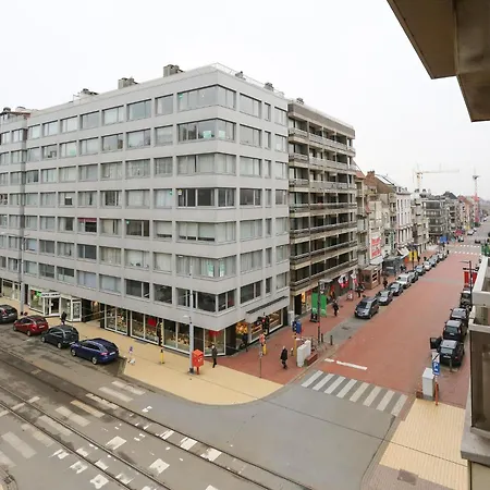 Decuman Spacious Family In Apartment Middelkerke