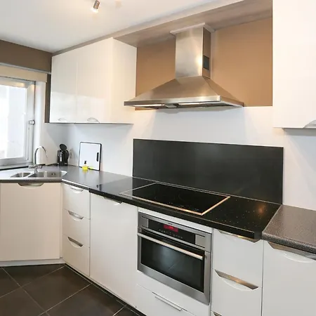 Lägenhet Spacious Coastal Retreat *