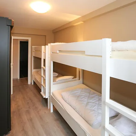 아파트 Spacious Coastal Retreat