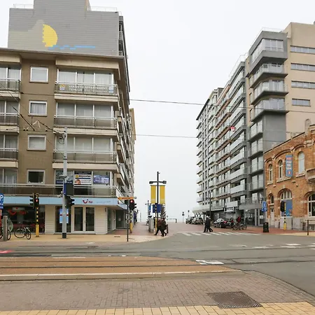 Lägenhet Spacious Coastal Retreat Middelkerke